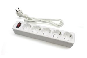 КОСМОС сет. удл.-фильтр ПВС 3х0.75 5 роз. 1.8 м 10А белый, земля, выкл.